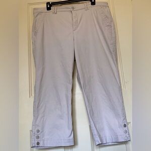 Gloria Vanderbilt Women’s Khaki Unltd Capri Pants